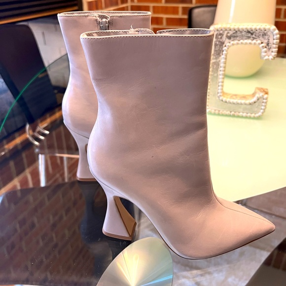 Steven Madden - Picture 2 of 4